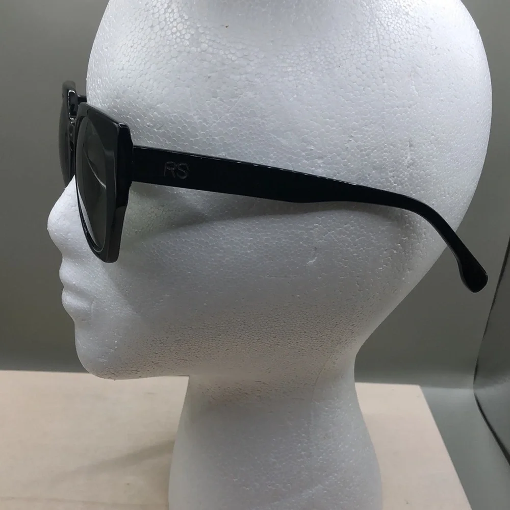 RS Eyewear Trendy Semi Oversized Sunglasses Black Frames RS9002 C3